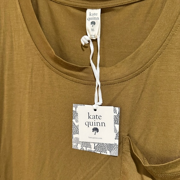 ☀️NWT Kate Quinn tee XL☀️ *SOLD* - Picture 2 of 2